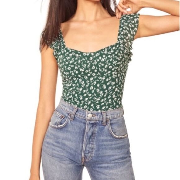 Reformation Tops - Reformation Lisbon Suzanna Ruffle Shoulder Top Size 10